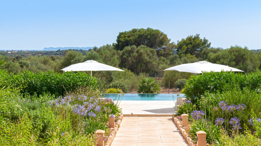 F-3971 Exklusive Neubau-Finca mit sensationellem Blick auf das Meer und Cabrera in Ses Salines