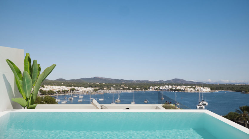 D-3718_8 PROJEKT! Luxus Meerblick-Reihenhaus mit privatem Garten, Pool und herrlichen Meerblick in Portocolom